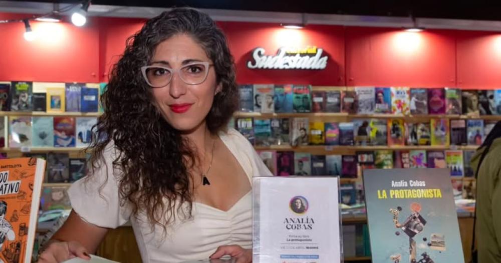 Analía Cobas una de las autoras que dar? el presente