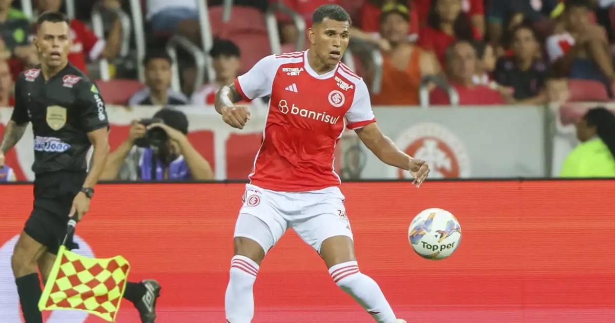 Lanús reclama por el pase de Aguirre