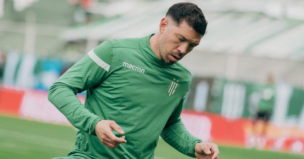 Sergio Vittor es líder de un Banfield que busca levantar cabeza