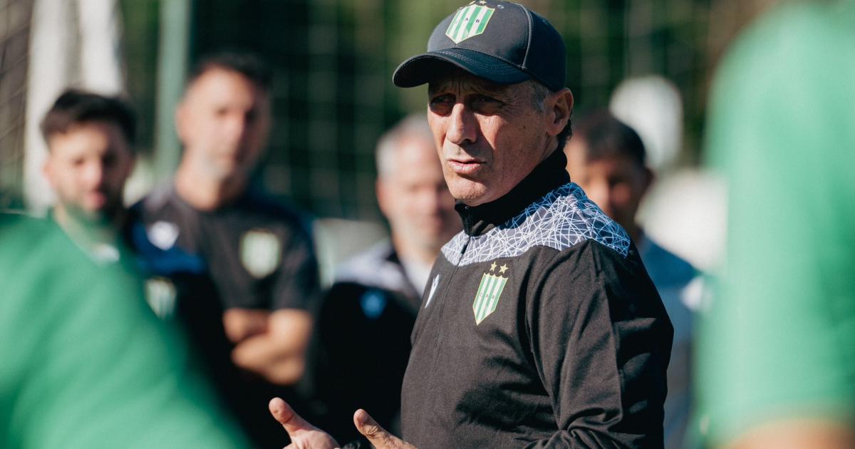 Pedro Troglio sigue firme en Banfield