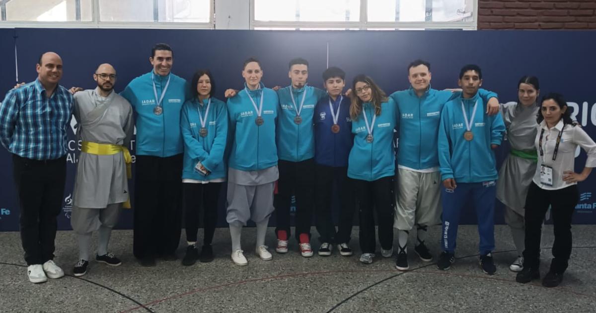 Los atletas y sus medallas satisfechos con lo conseguido en Rosario