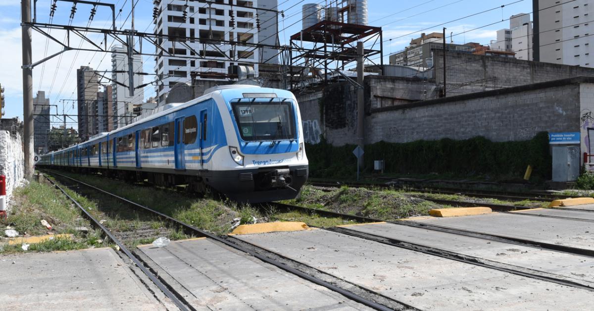 La Fraternidad asegura que los trenes van despacio por el estado de las viacuteas