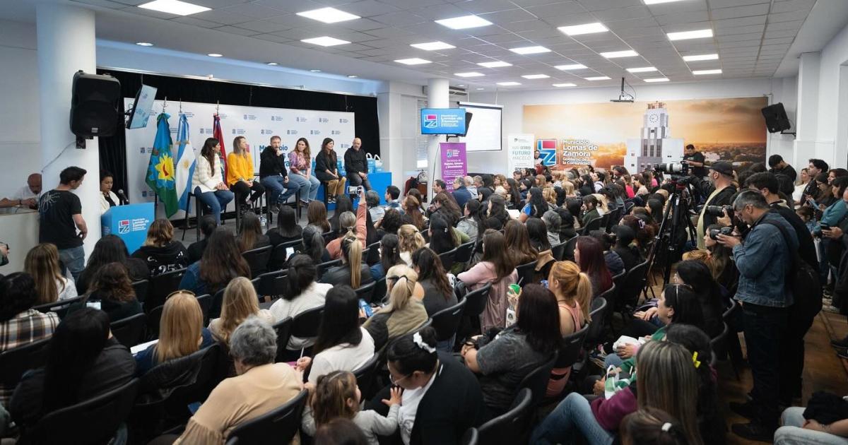 La capacitación junto al Banco Provincia se llevó adelante en el Salón Eva Perón