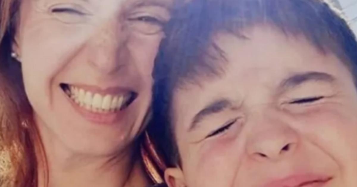 Natalia Ciak junto a Joaquín su hijo asesinado