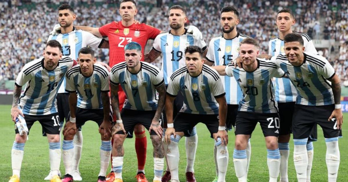 La poleacutemica camiseta que usariacutea la Seleccioacuten en el Mundial 2026