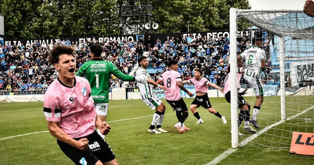 Javier Toledo abrió el marcador en el Beranger