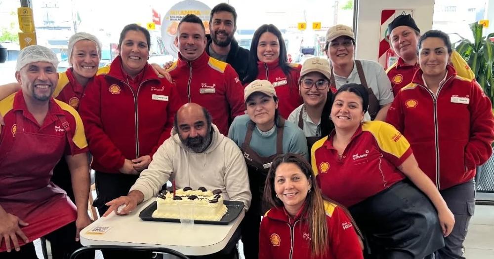 La foto causó una revolución en las redes sociales- los vecinos celebraron el gesto de los empleados