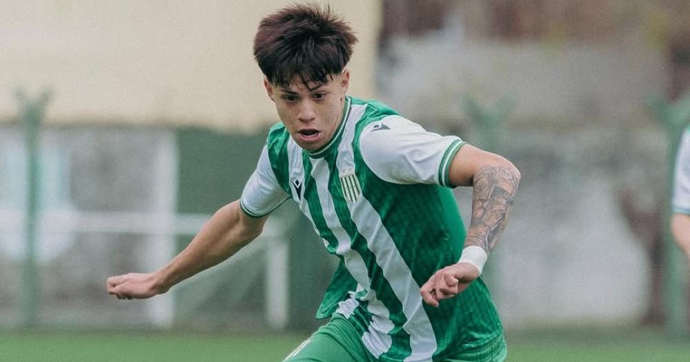 Sebasti?n Galeano tiene 16 años y ya debutó en la Reserva de Banfield