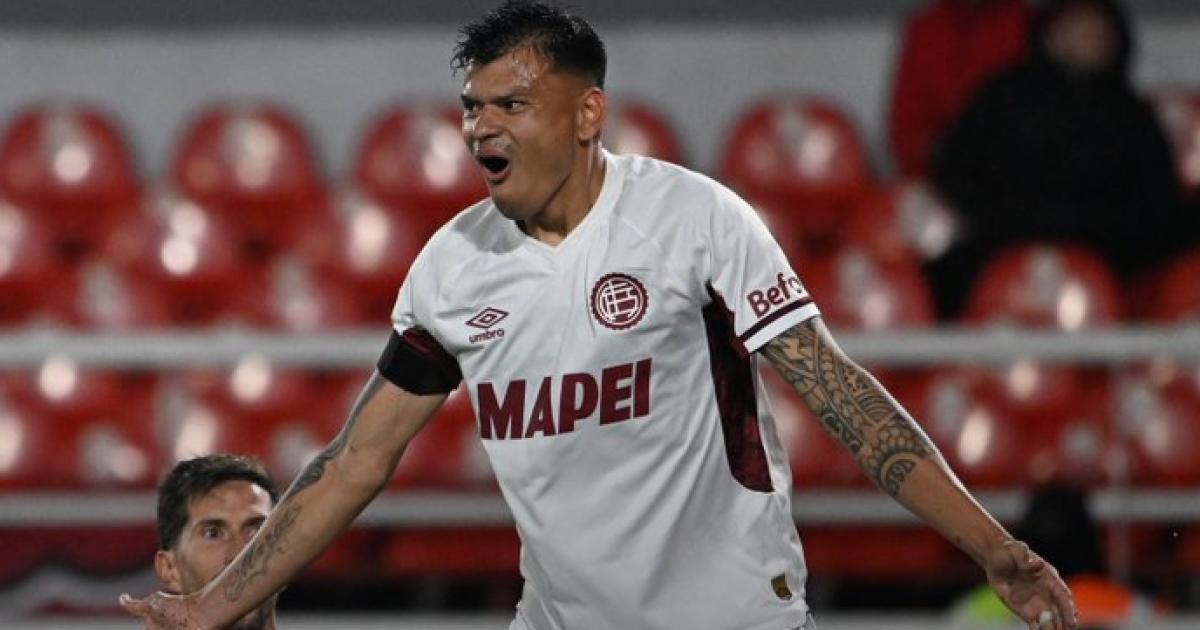 Gol de Bou que aprovechó un error del Rojo