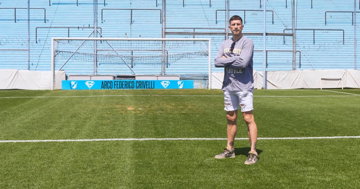 Federico Crivelli hoy en la sub comisión de fútbol de Temperley respaldó al plantel