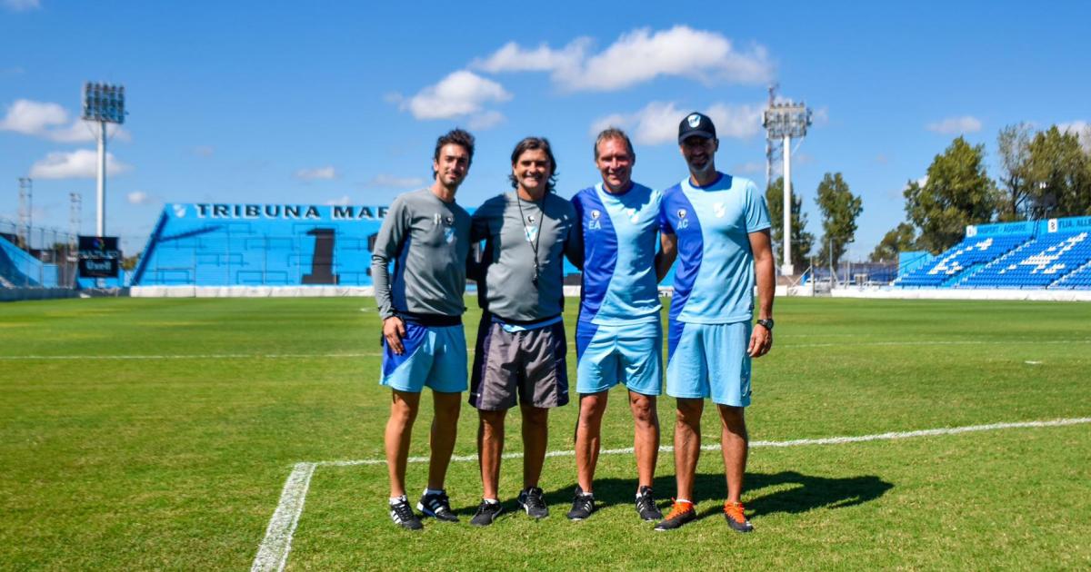 Forestello en su presentación en Temperley