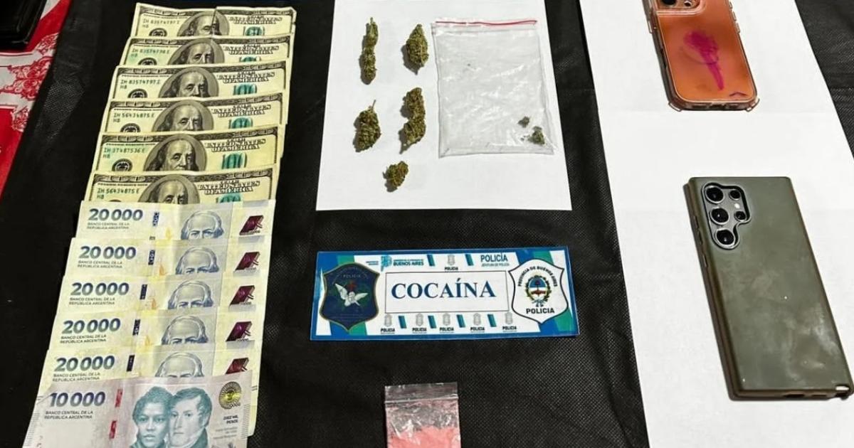 Droga dinero y celulares incautados a la mujer y su acompañante