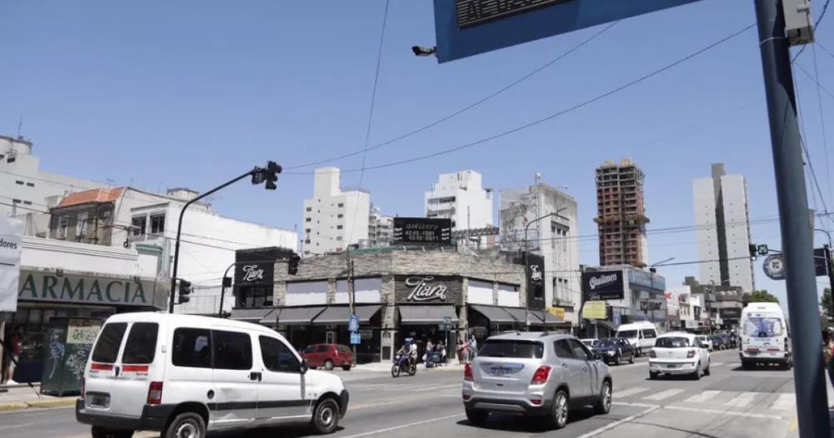 Hay libre estacionamiento en Lomas por el Diacutea de la Madre