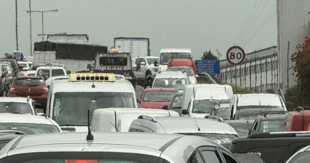 Caos vehicular en La Noria- se derrumboacute un puente de la General Paz