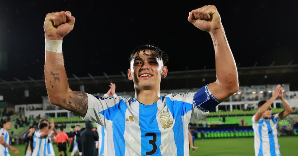 Seleccioacuten Sub-20- Julio Soler el ex Lanuacutes figura en el recorrido a la final