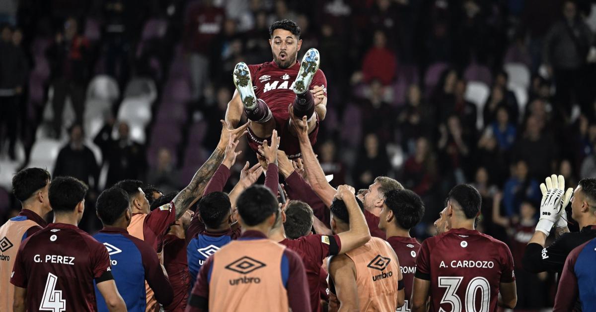 Lautaro Acosta vivió una noche especial en la victoria de Lanús ante Godoy Cruz