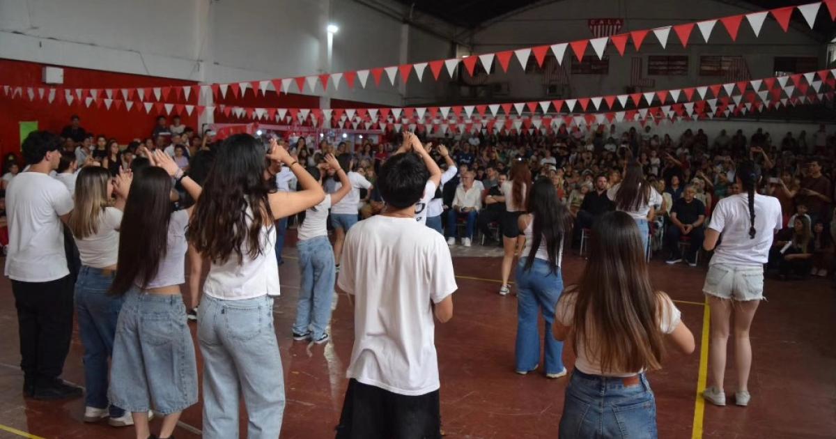 El Complejo Educativo del Club Los Andes celebroacute sus 25 antildeos