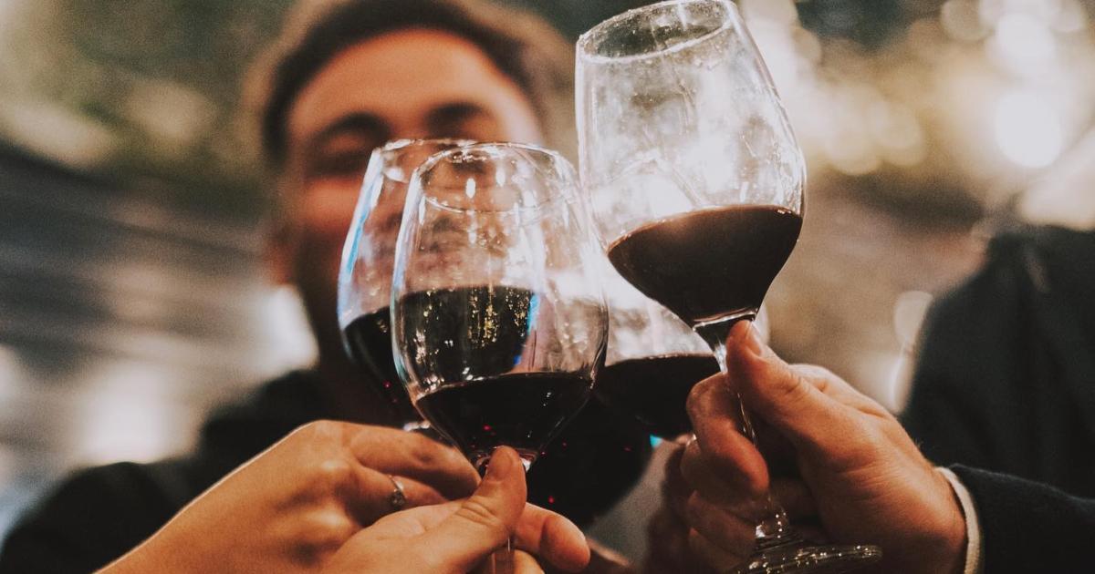 Habr promociones para la compra y recarga de copas de vino