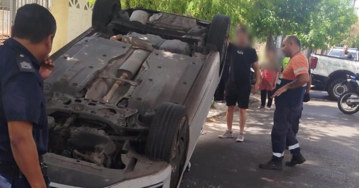 Así quedó uno de los vehículos tras el impacto