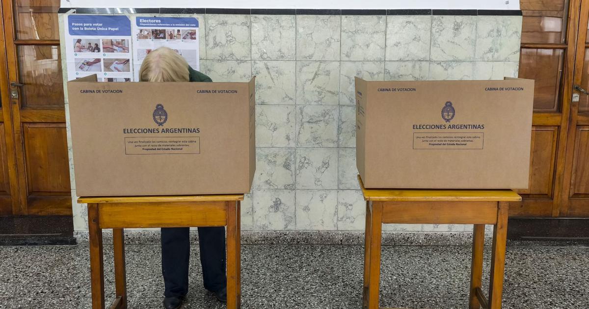 Hasta el corte de las 15 votó el 41-en-porciento- del padrón electoral