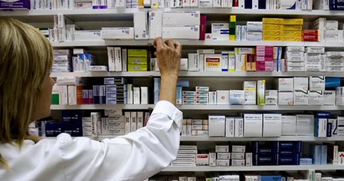Cayoacute la venta de medicamentos por la crisis econoacutemica