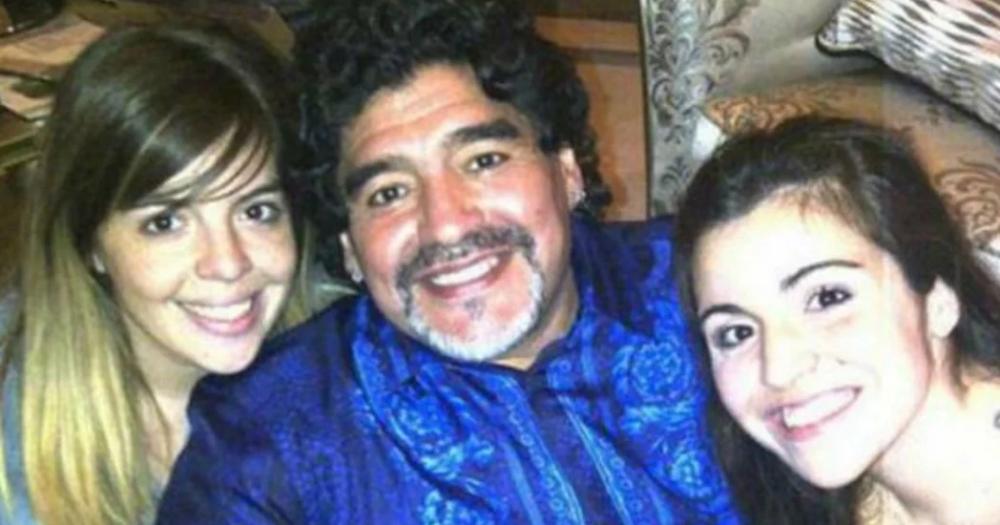 Diego Maradona con Dalma y Gianinna