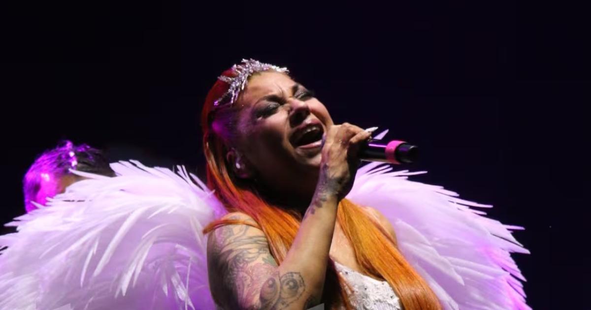 Lowrdez volvió a cantar en vivo