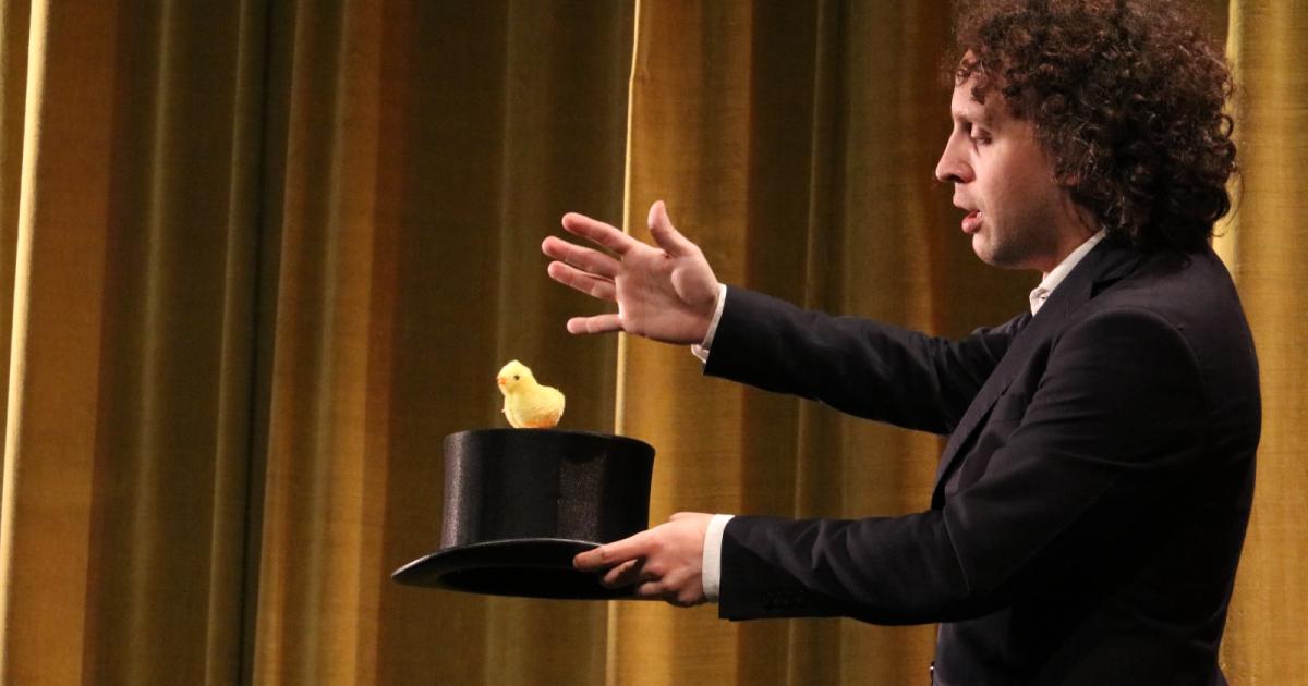 Facundo no solamente disfruta de cada espectculo que hace sino que también trasmite sus conocimientos a los ms chicos