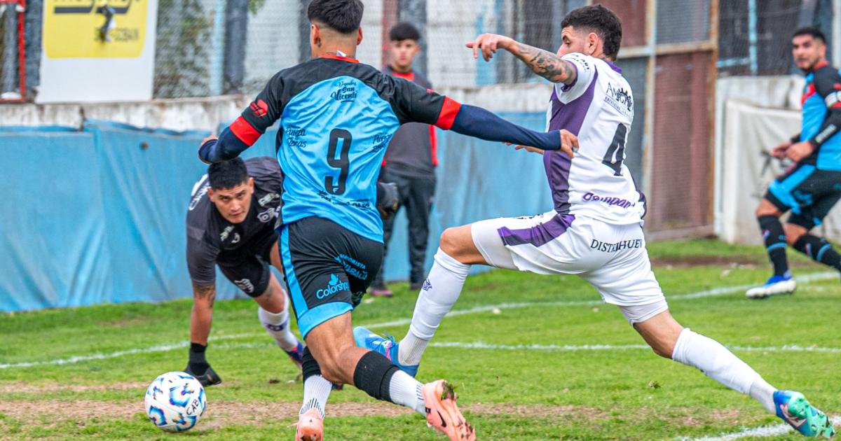 Brown de Adrogué choca ante Villa Dlmine en el Coliseo de Mitre y Puccini
