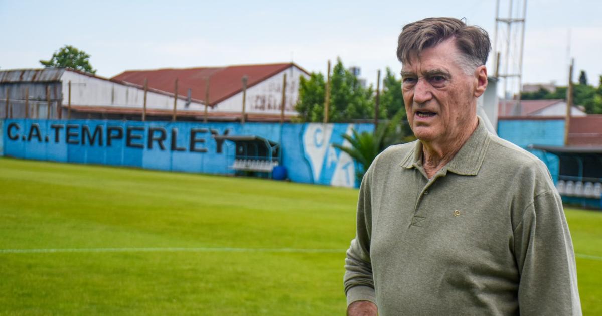 Ricardo Rezza un emblema de Temperley en el 113 aniversario del club