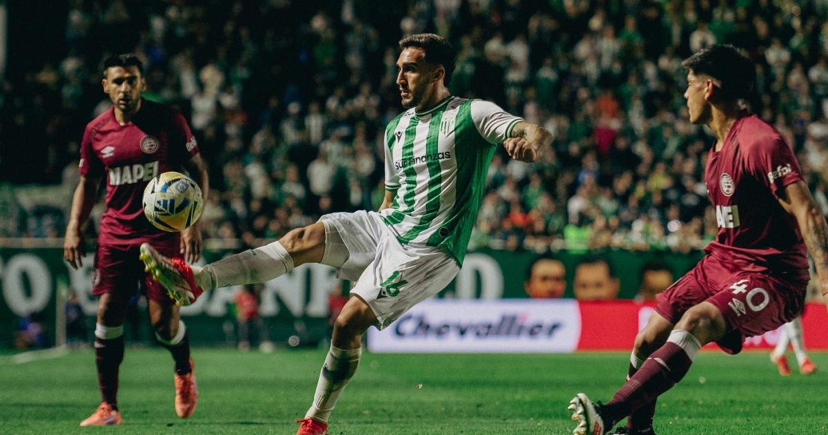 Méndez con la marca de Romero