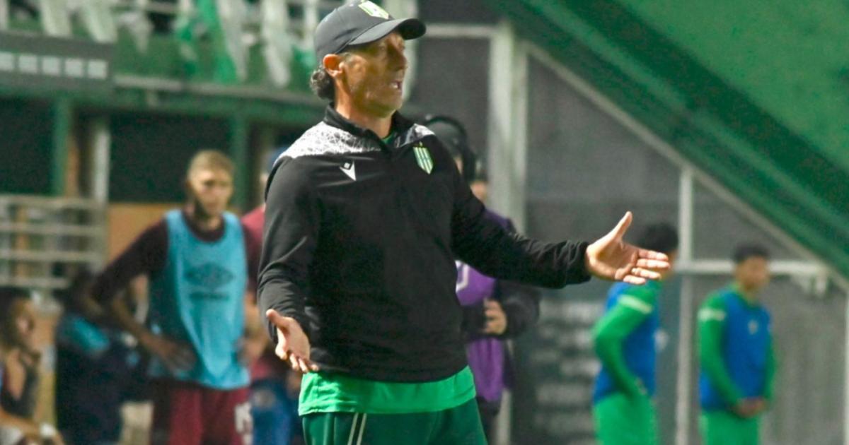 Pedro Troglio salvó a Banfield del descenso