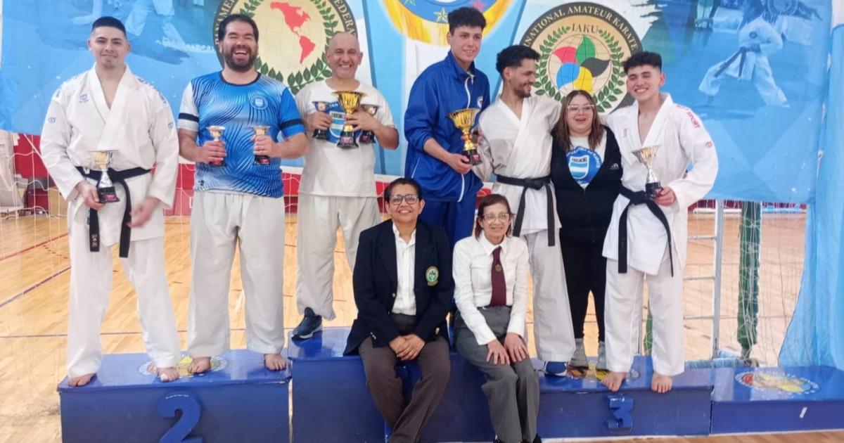 Los atletas de Temperley en el torneo internacional de Karate