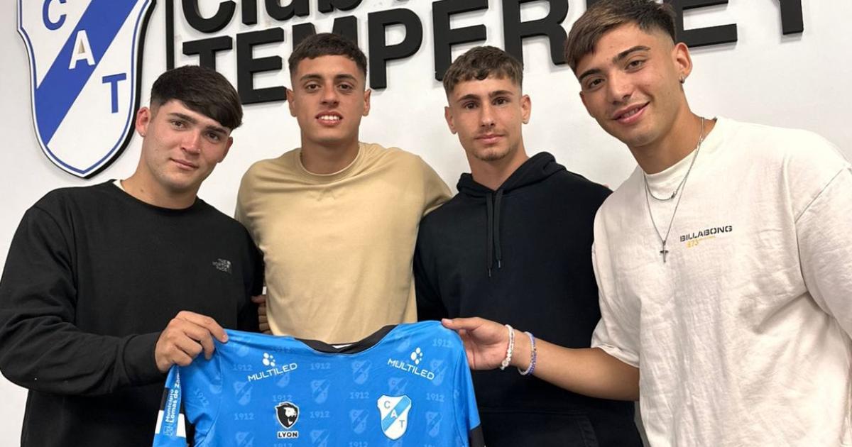 Silva Morrone Tirotta y Calzón luego de la firma con Temperley