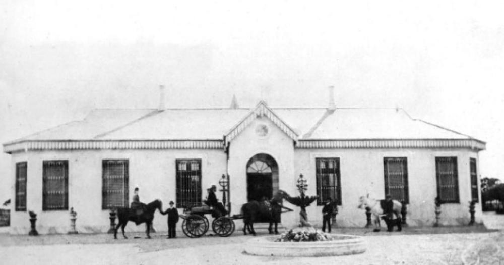 Paradise Grove La residencia rodeada de jardines y parques