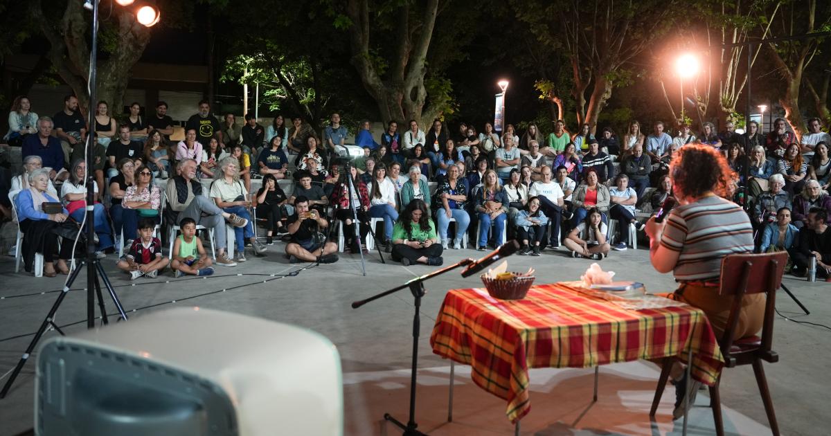 Turdera festejoacute sus 51 antildeos a pura emocioacuten en la Plaza San Martiacuten