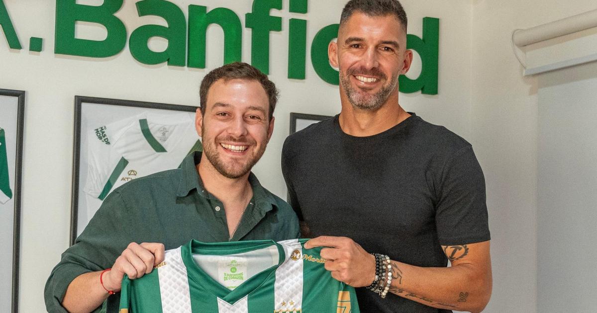 Mariano Andújar tiene contrato en Banfield hasta diciembre