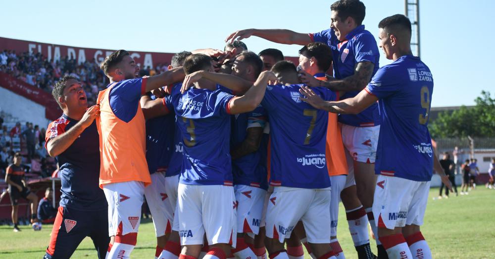 Argentino de Quilmes recibe en la barranca a Talleres de Escalada